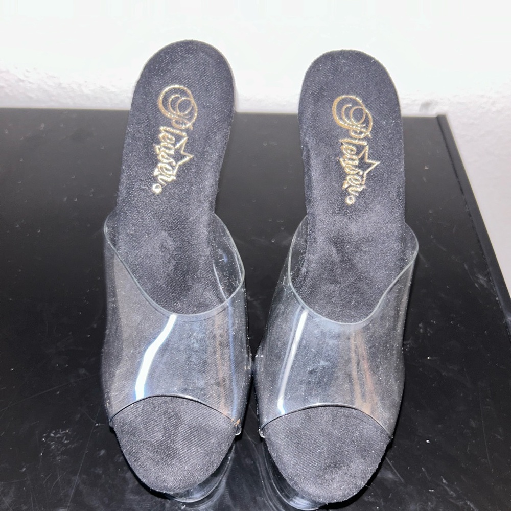 Selling my brand new pleaser heels